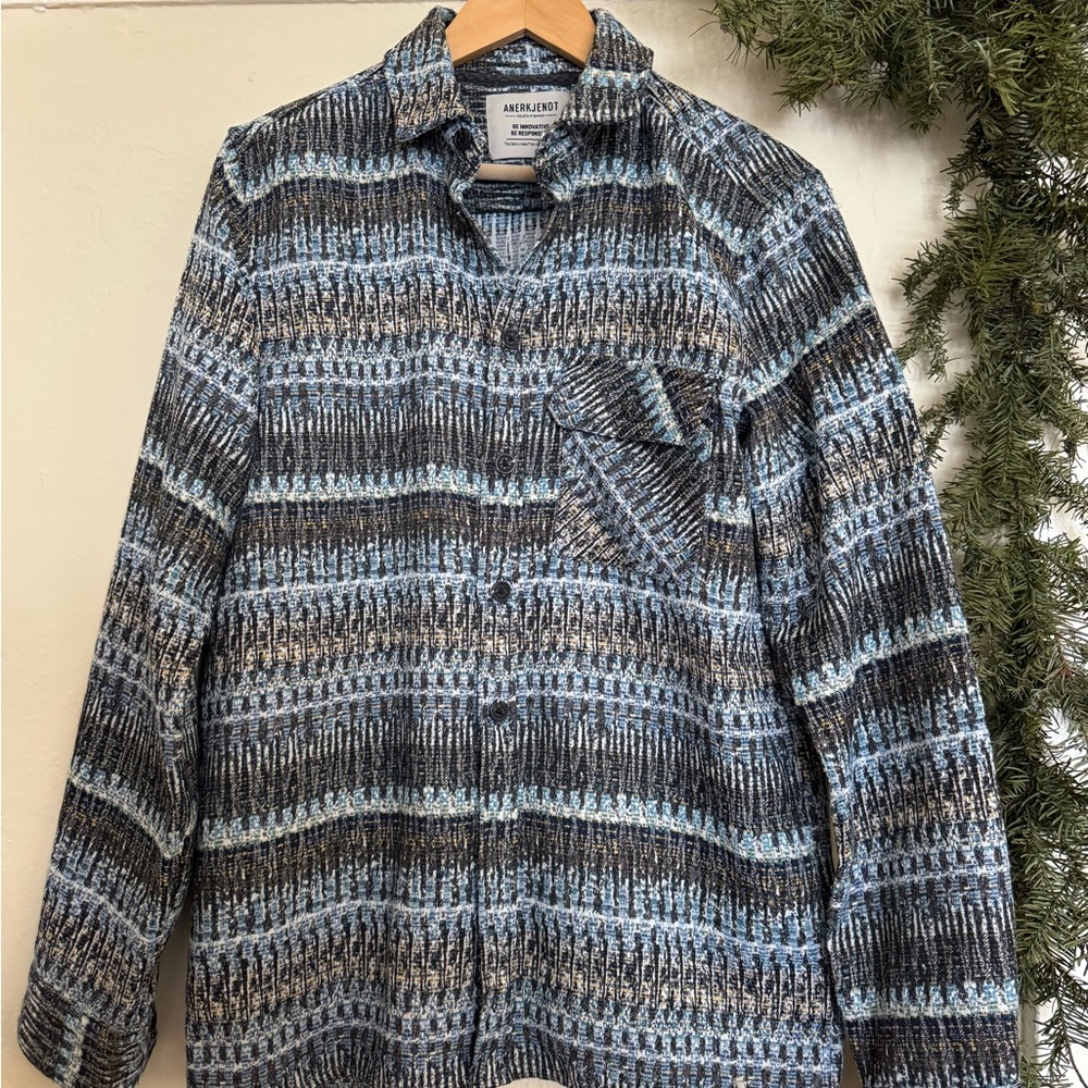 Men’s Anerkjendt button down shirt